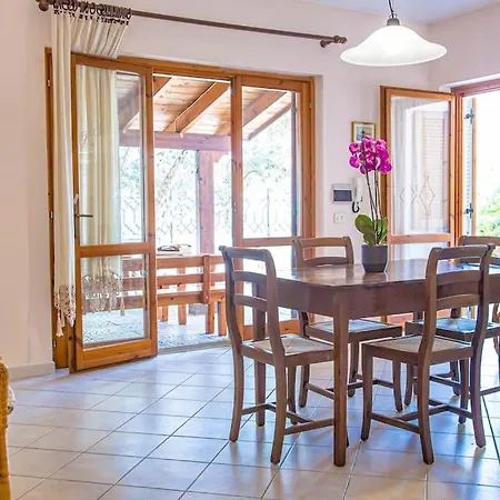 Palm Garden House, Free Parking Apartment Cala Gonone